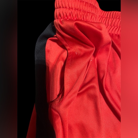 Red/black youth Puma elastic waist shorts (XL 18-20) side pockets Polyester - Picture 4 of 9